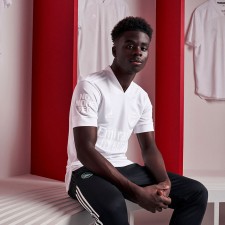 Arsenal løfter sløret for No More Red-trøje